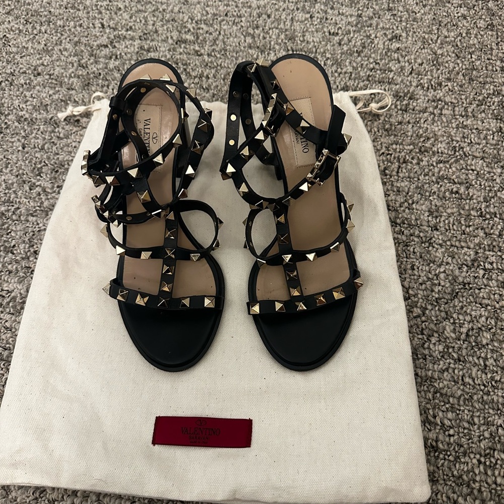 Woman Valentino Garavani Rockstud Leather Sandals